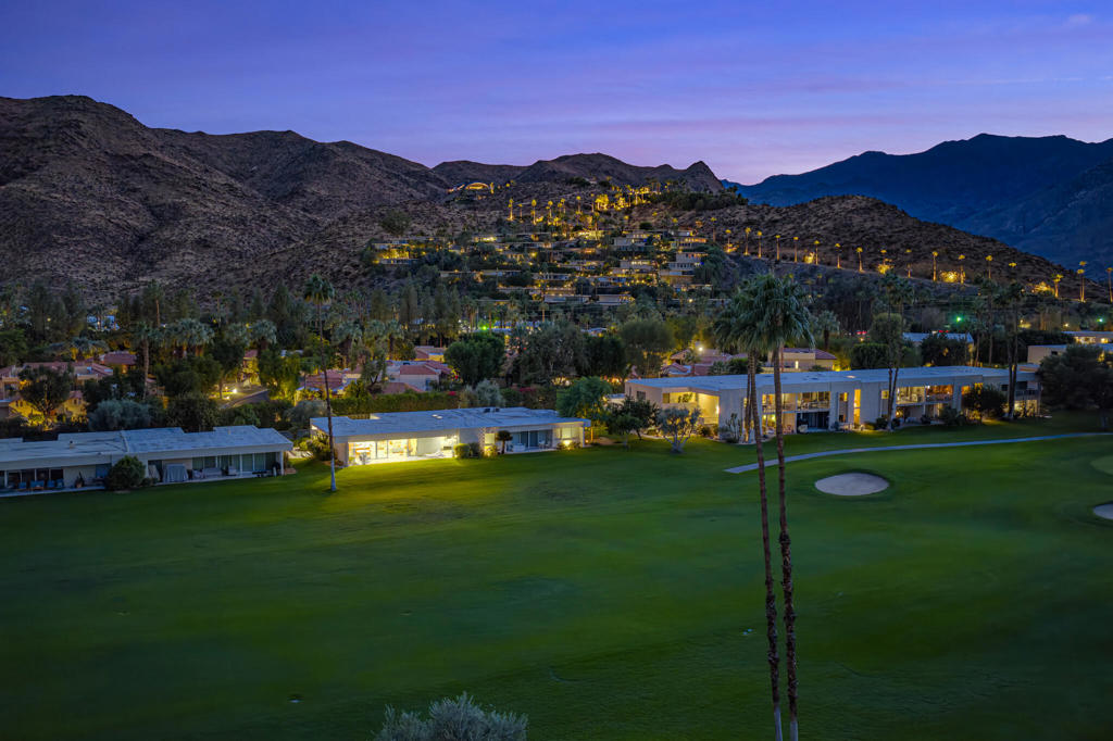 399 Desert Lakes Drive