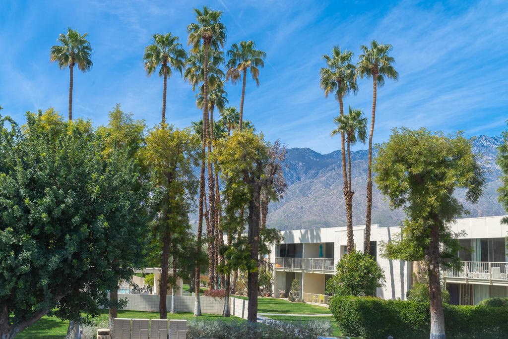 507 Desert Lakes Circle