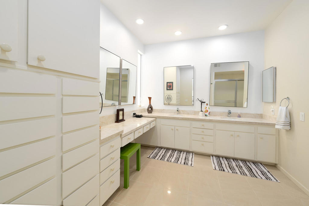 507 Desert Lakes Circle