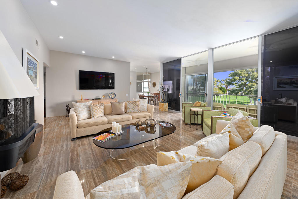 507 Desert Lakes Circle