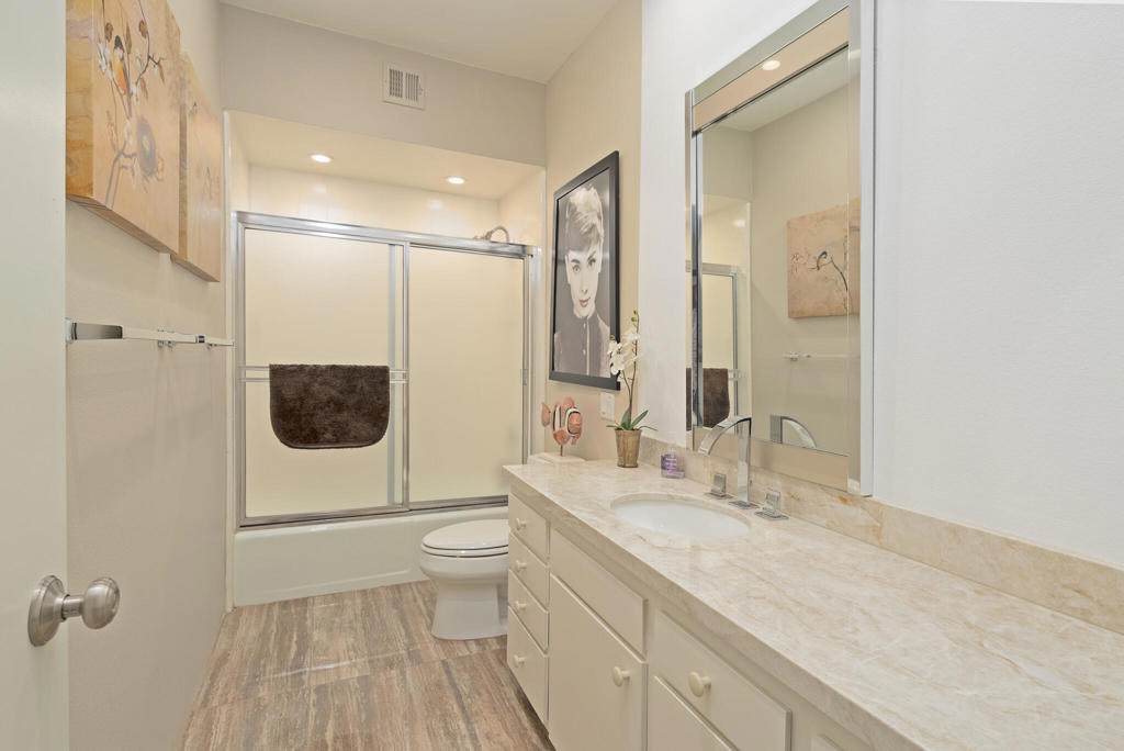 507 Desert Lakes Circle