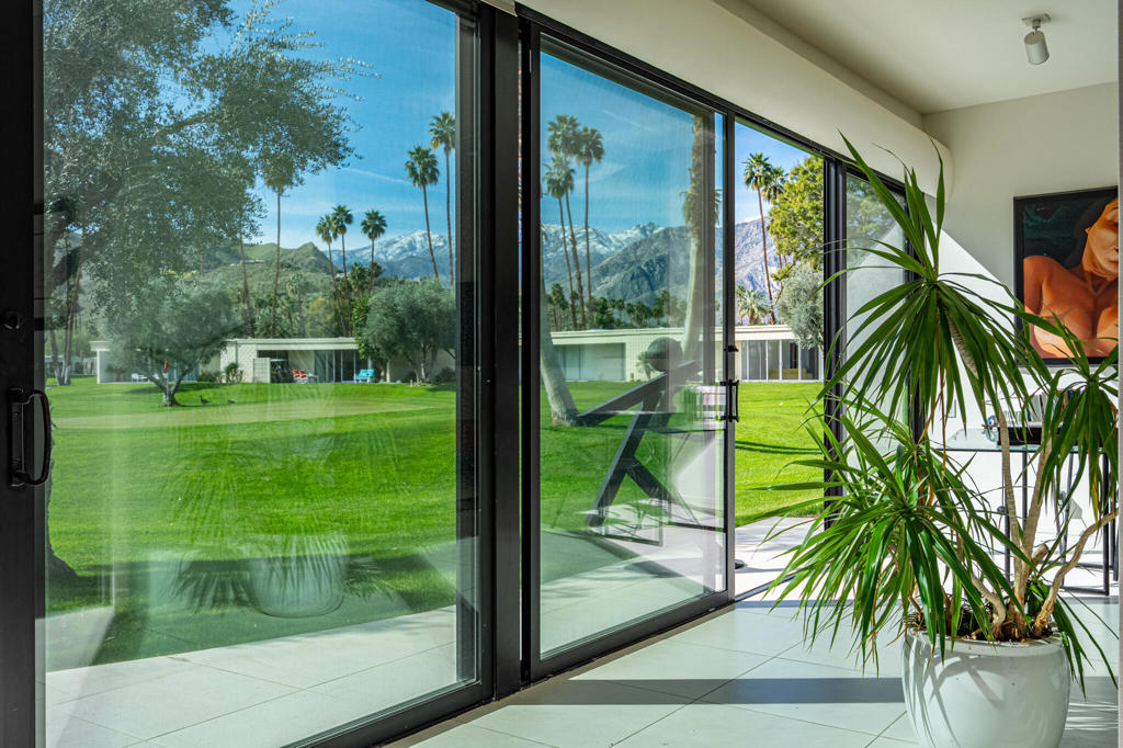 199 Desert Lakes Drive