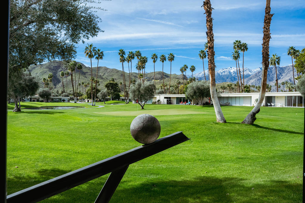 199 Desert Lakes Drive