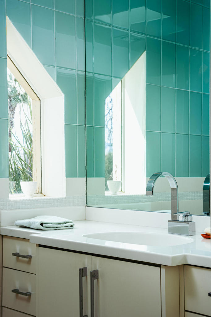 199 Desert Lakes Drive