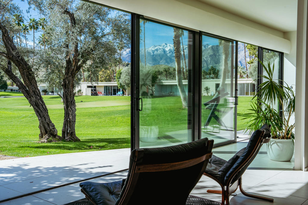 199 Desert Lakes Drive