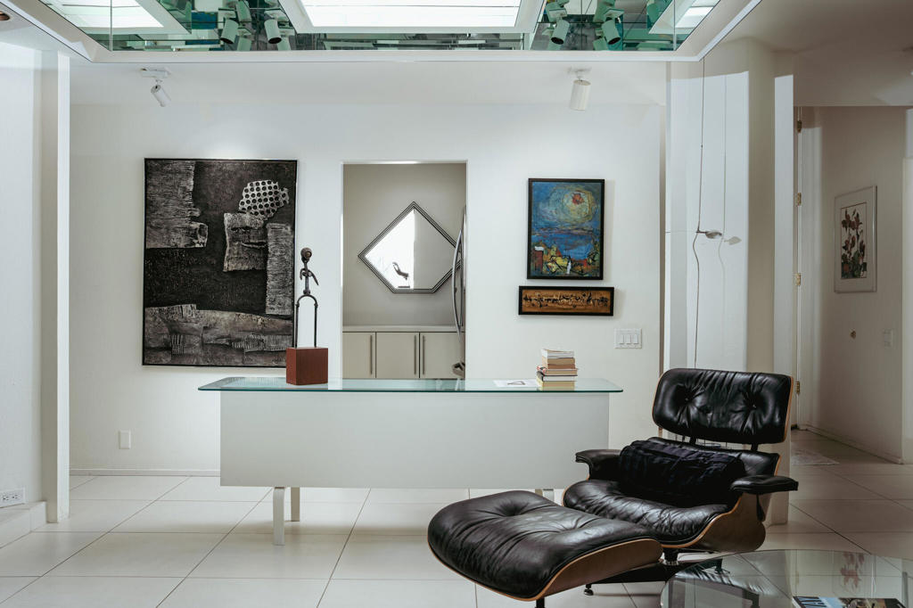 199 Desert Lakes Drive