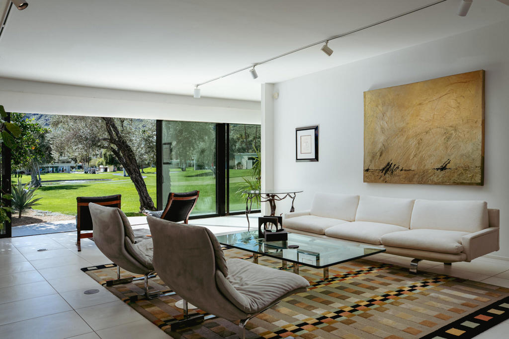 199 Desert Lakes Drive