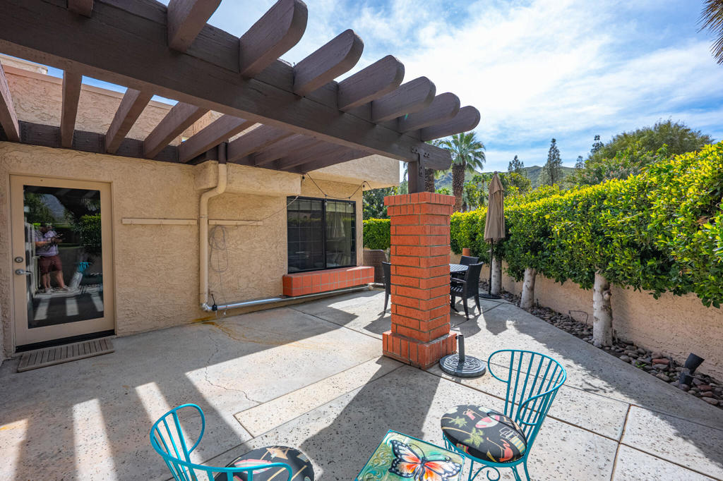 2345 S Cherokee Way 105