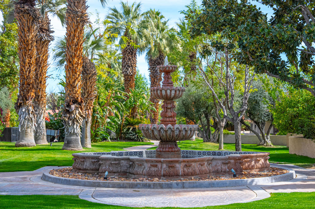 2345 S Cherokee Way 105