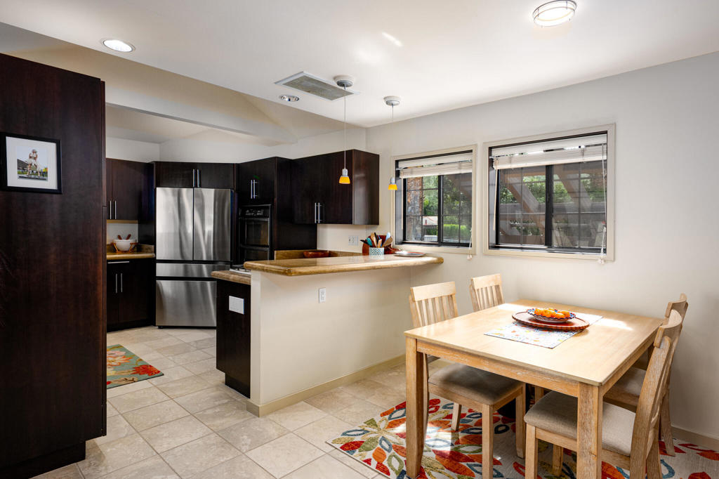 2345 S Cherokee Way 105