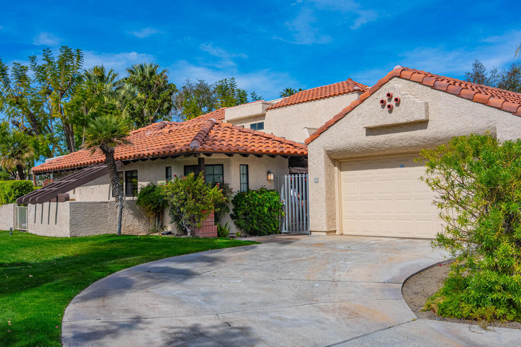 2345 S Cherokee Way 105