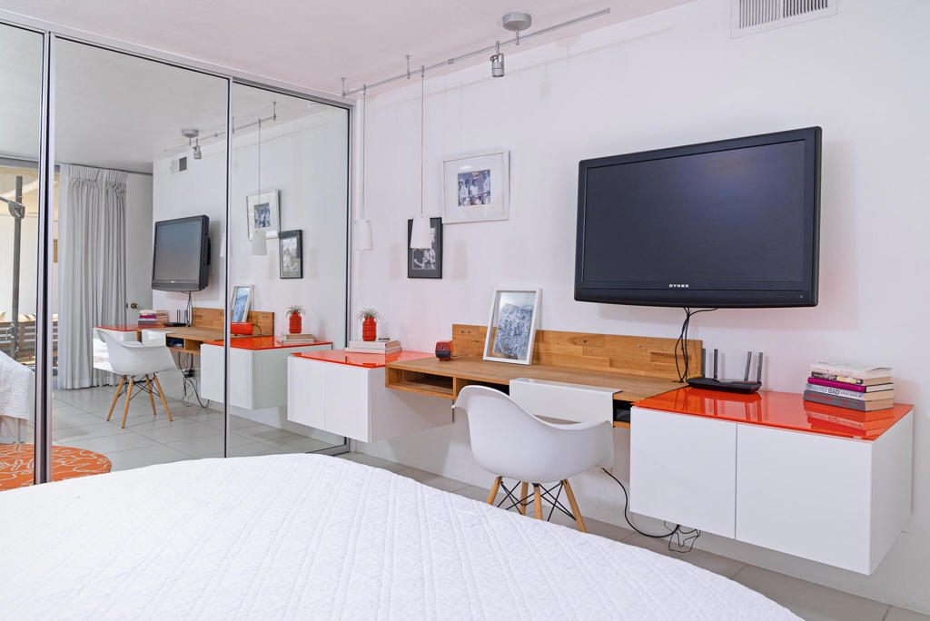 371 Desert Lakes Drive