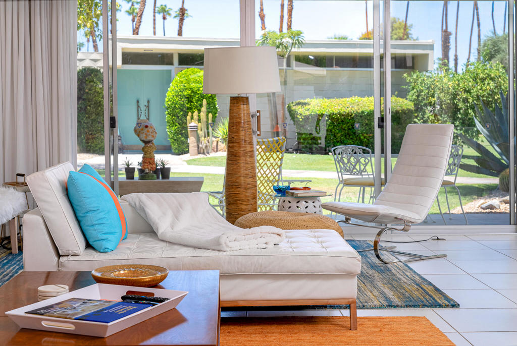 371 Desert Lakes Drive