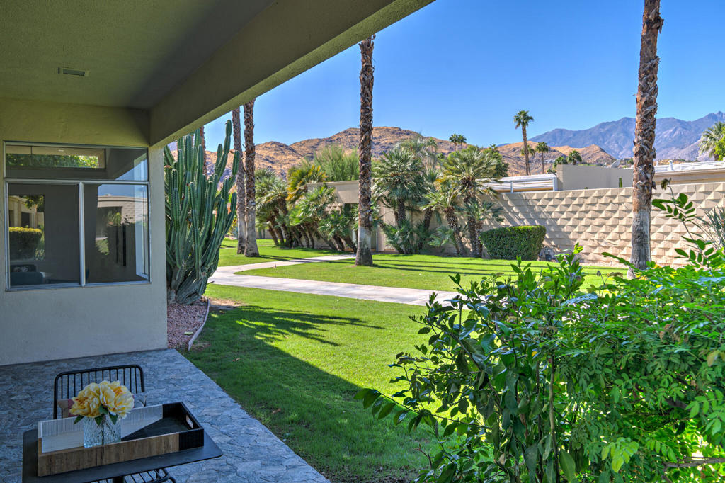 314 Desert Lakes Drive