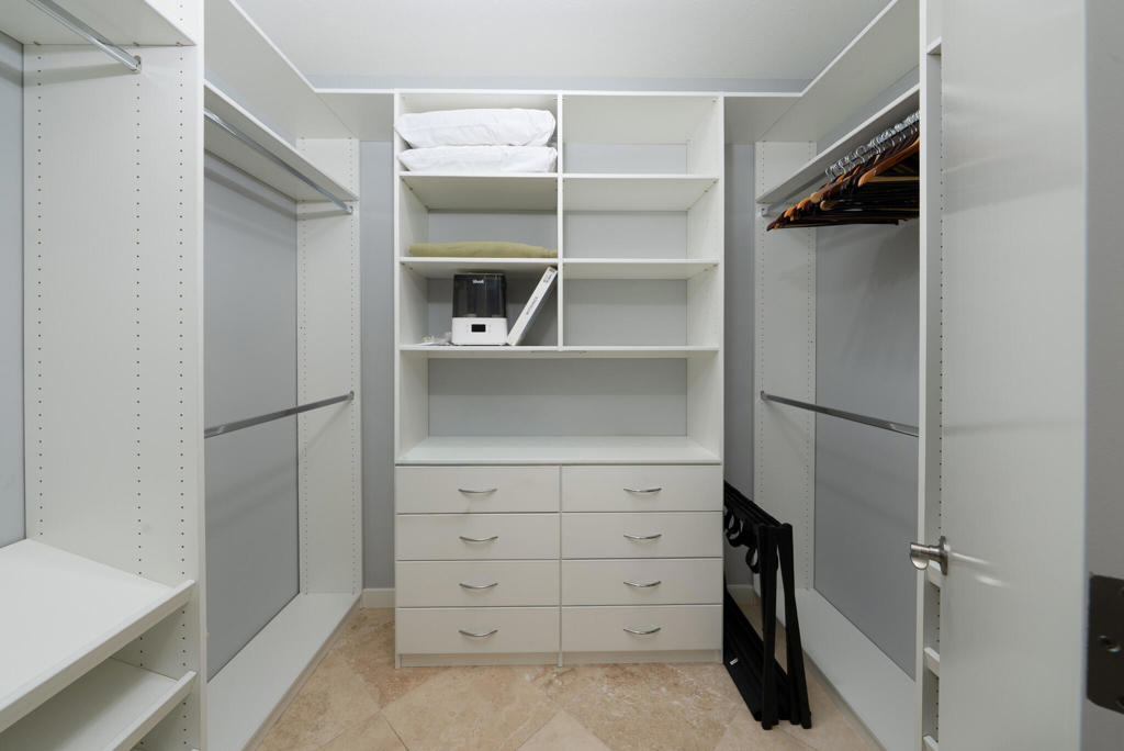 449 Desert Lakes Drive