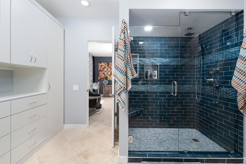 449 Desert Lakes Drive