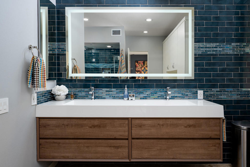 449 Desert Lakes Drive