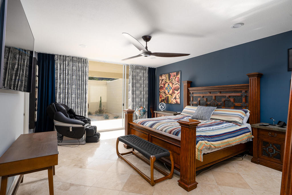 449 Desert Lakes Drive