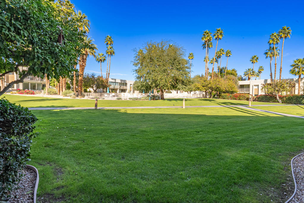 449 Desert Lakes Drive