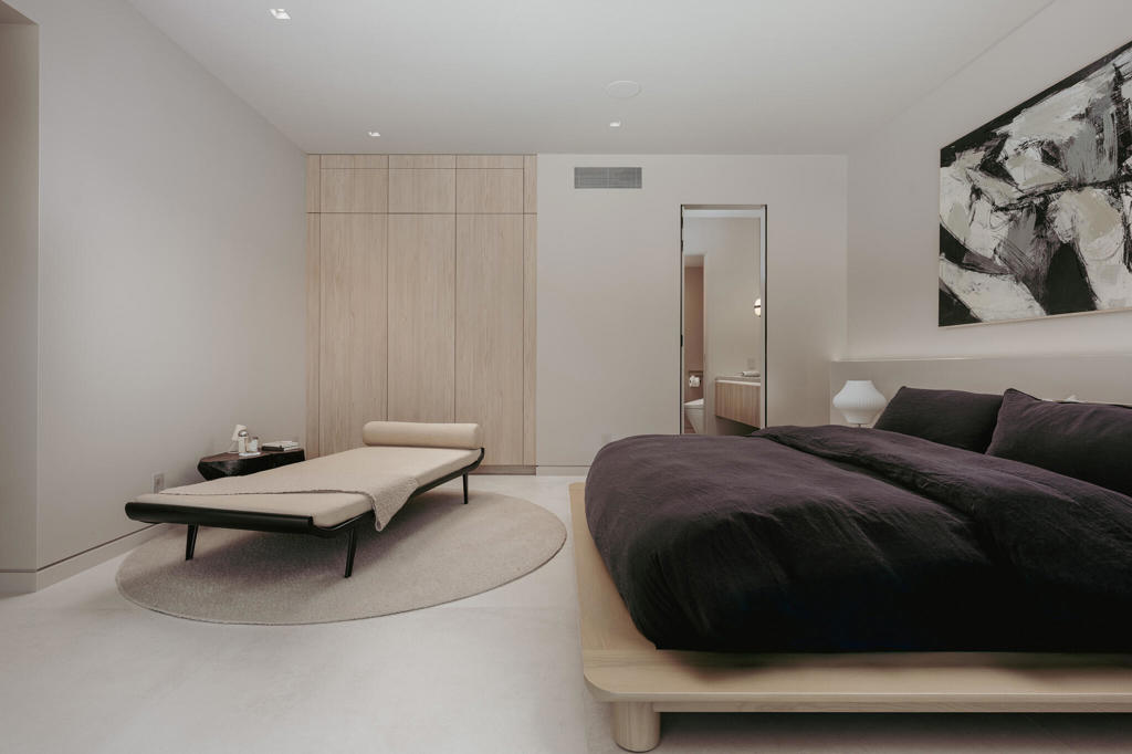 205 Desert Lakes Drive