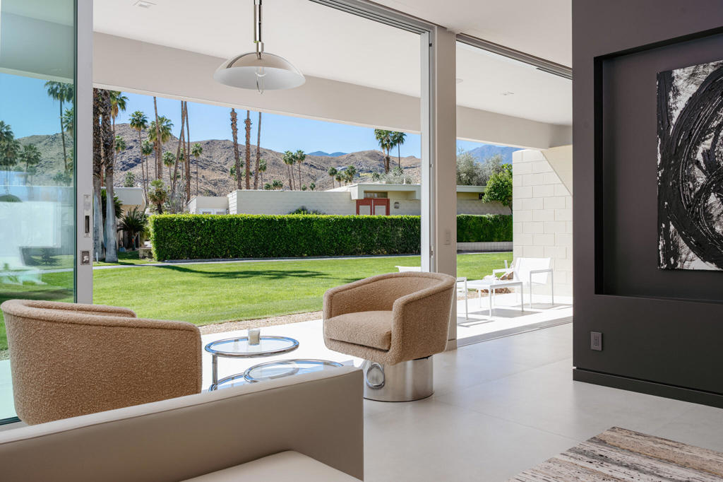 205 Desert Lakes Drive