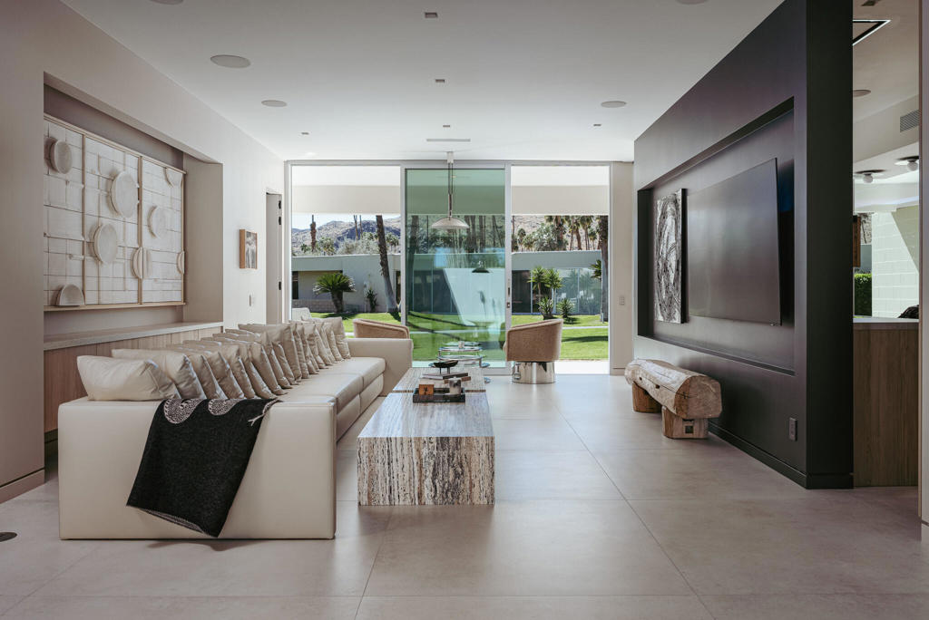 205 Desert Lakes Drive