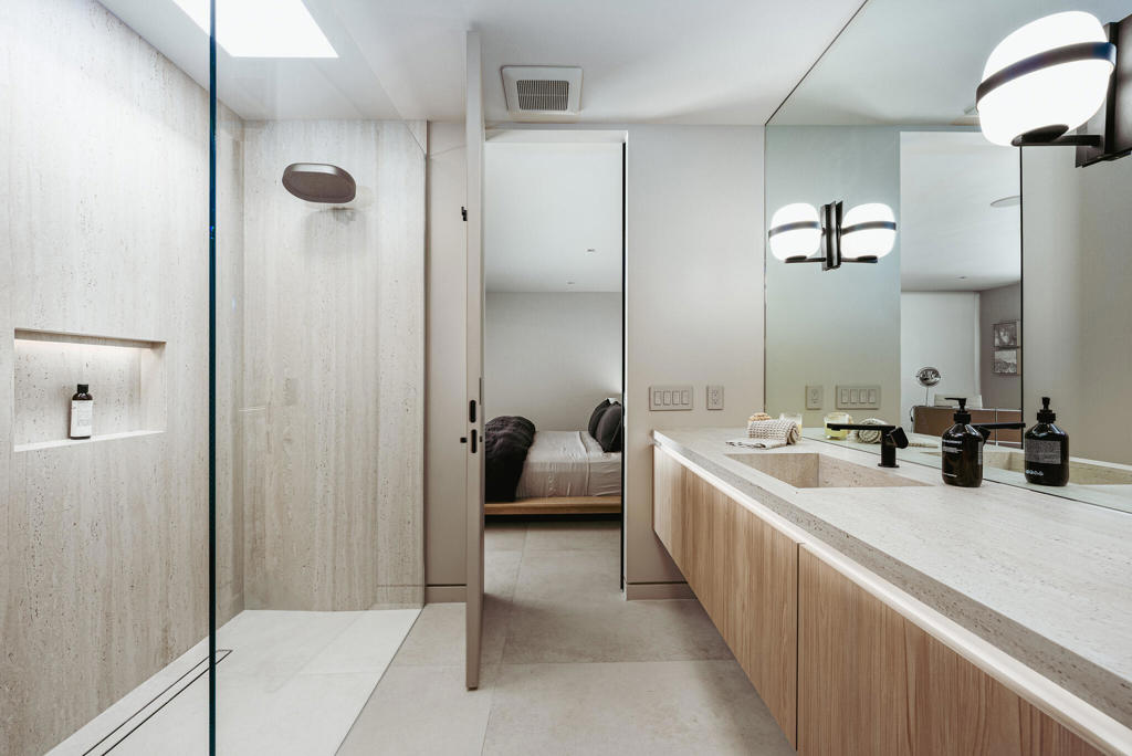 205 Desert Lakes Drive