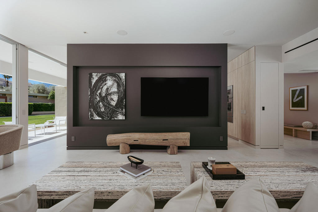 205 Desert Lakes Drive