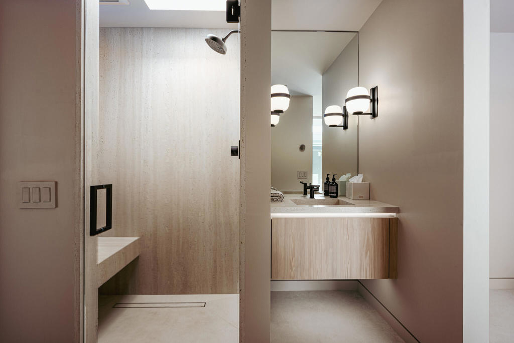 205 Desert Lakes Drive