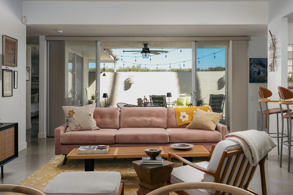 338 Desert Lakes Drive