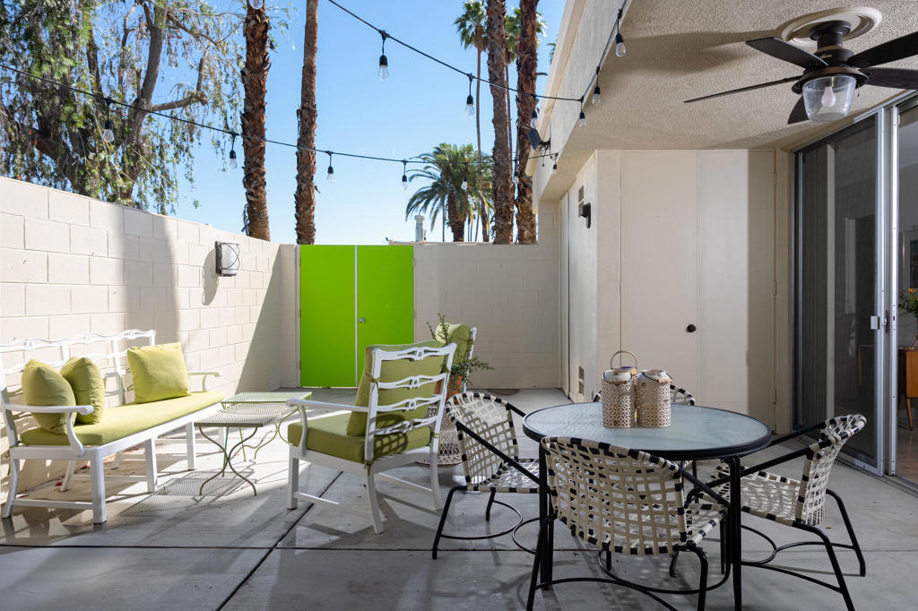 338 Desert Lakes Drive