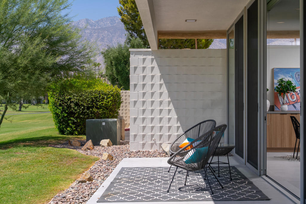172 Desert Lakes Drive