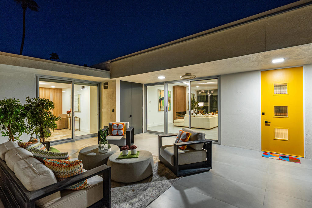 172 Desert Lakes Drive