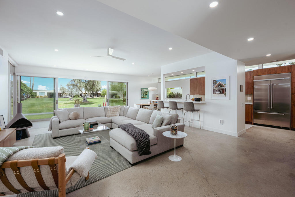 14 Lakeview Circle