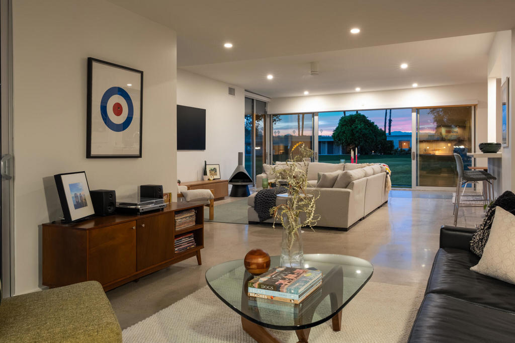 14 Lakeview Circle