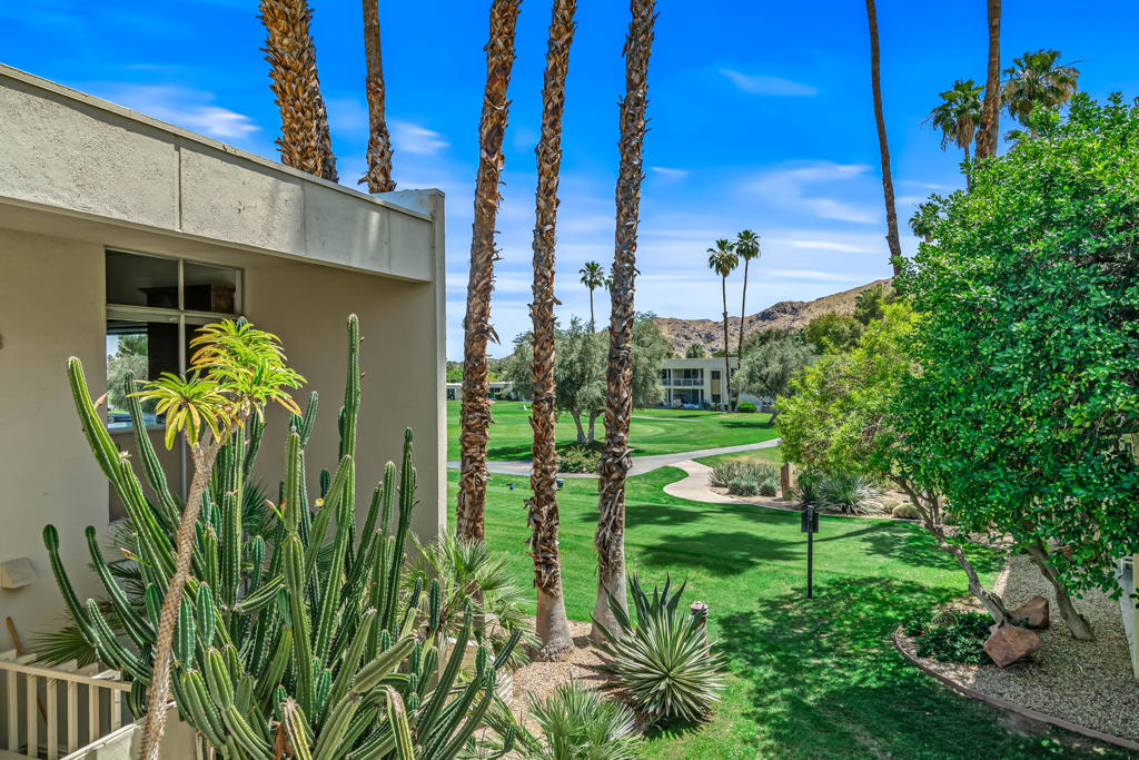 517 Desert Lakes Drive