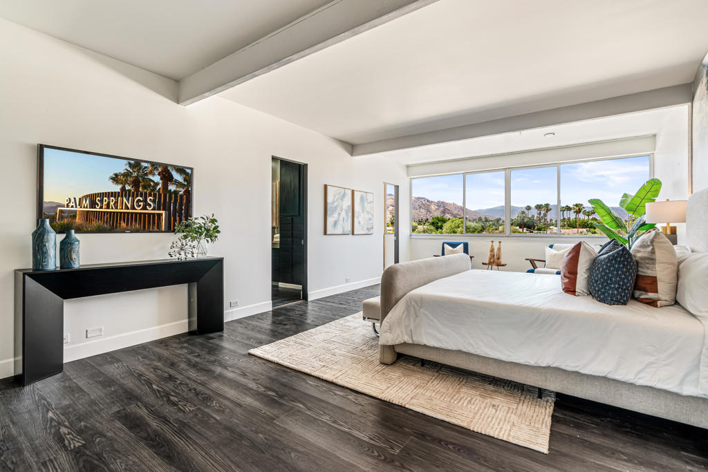 517 Desert Lakes Drive