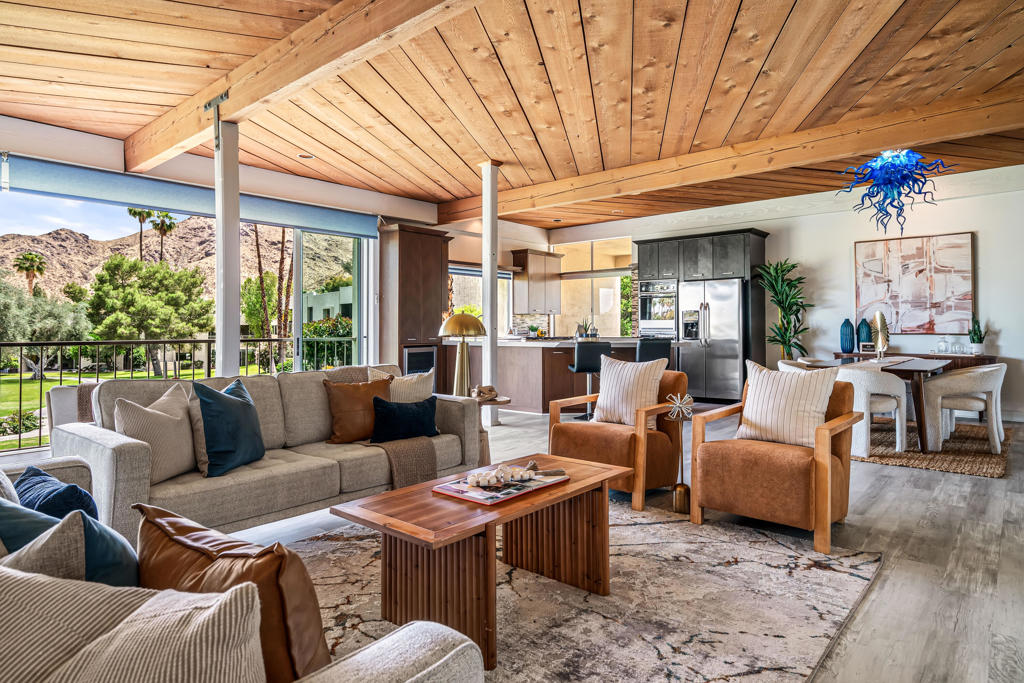 517 Desert Lakes Drive