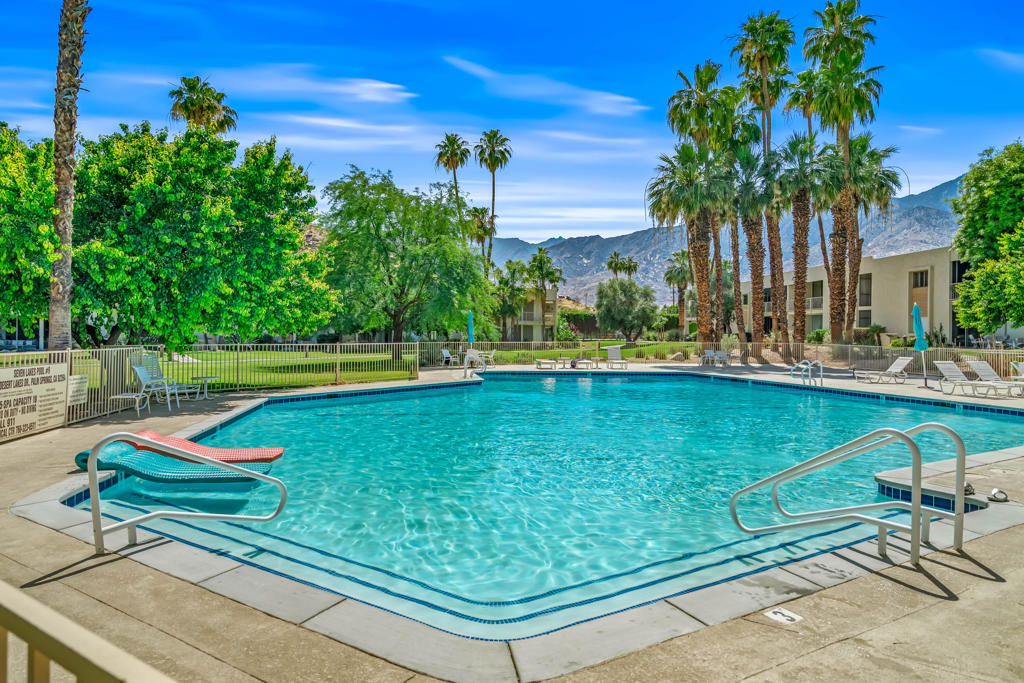 517 Desert Lakes Drive