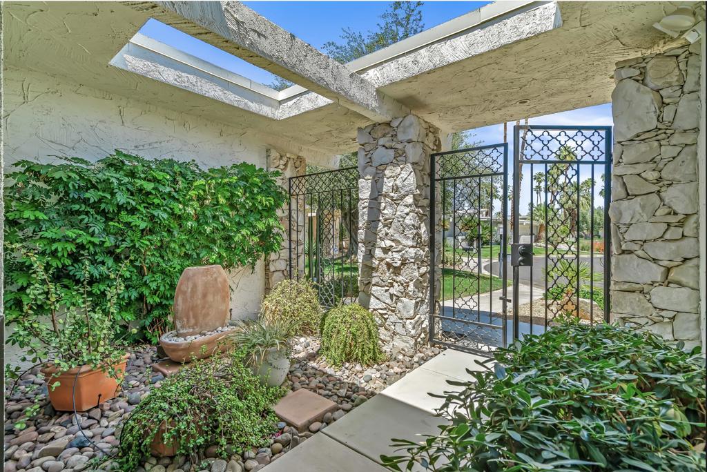 2489 Playa Circle