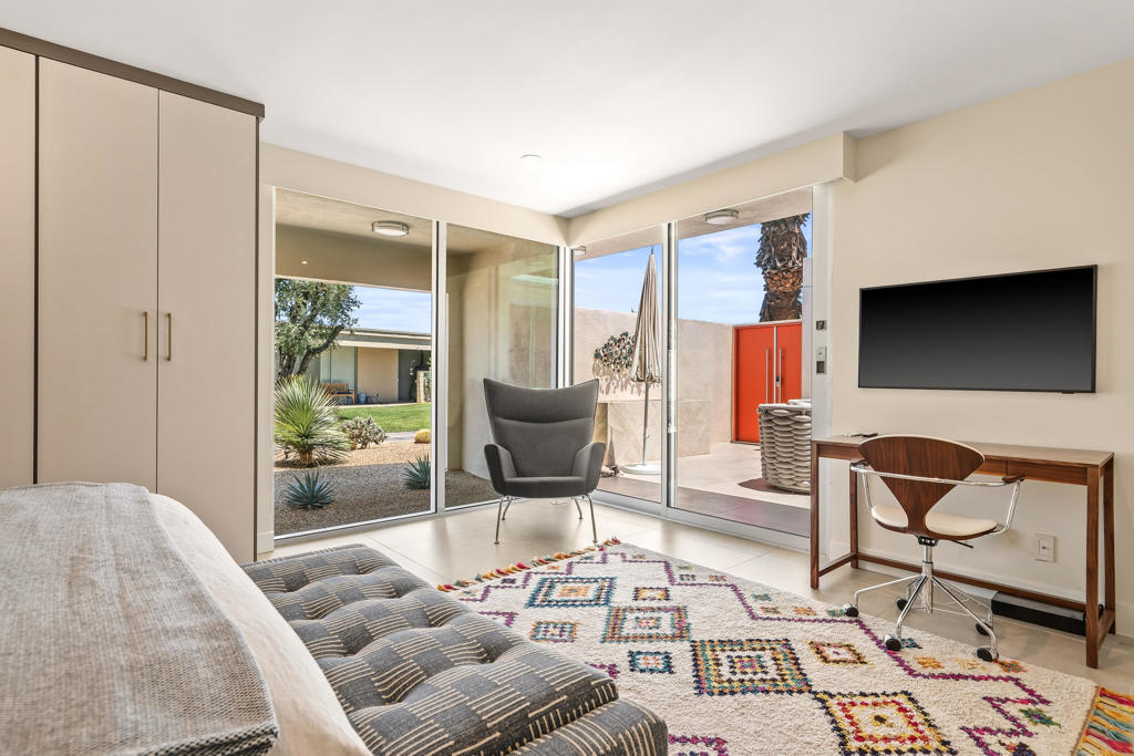 133 Desert Lakes Drive