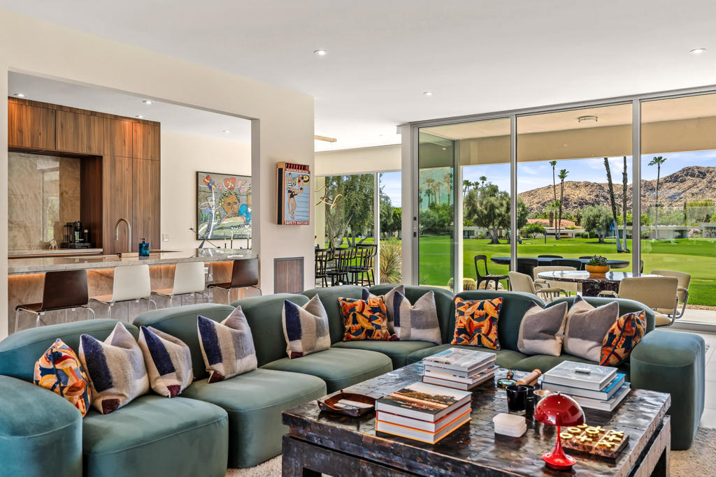 133 Desert Lakes Drive
