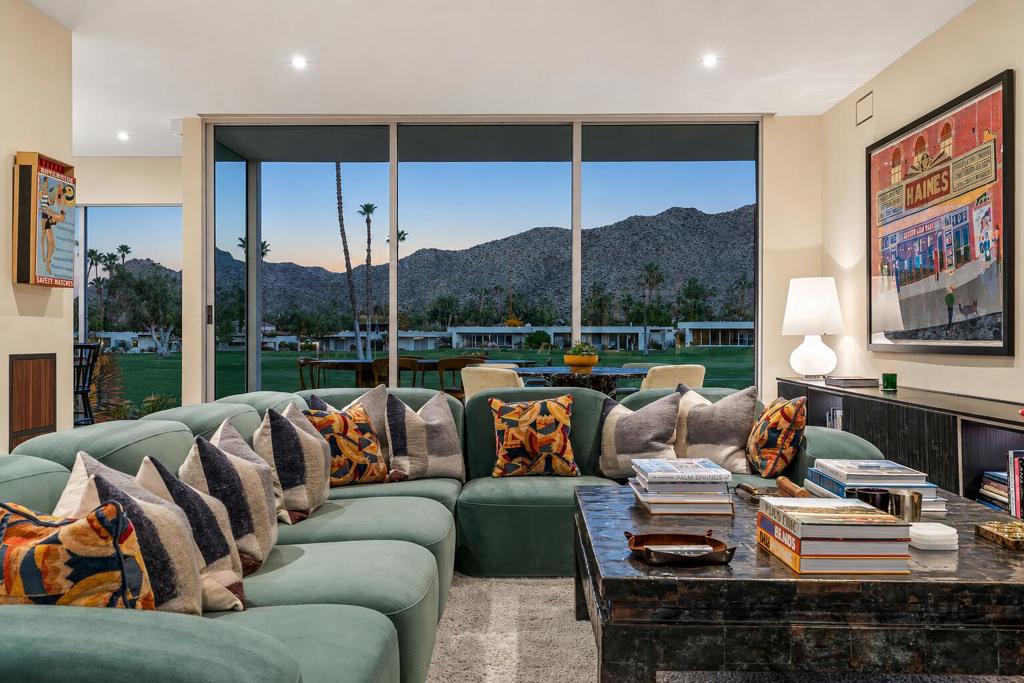 133 Desert Lakes Drive