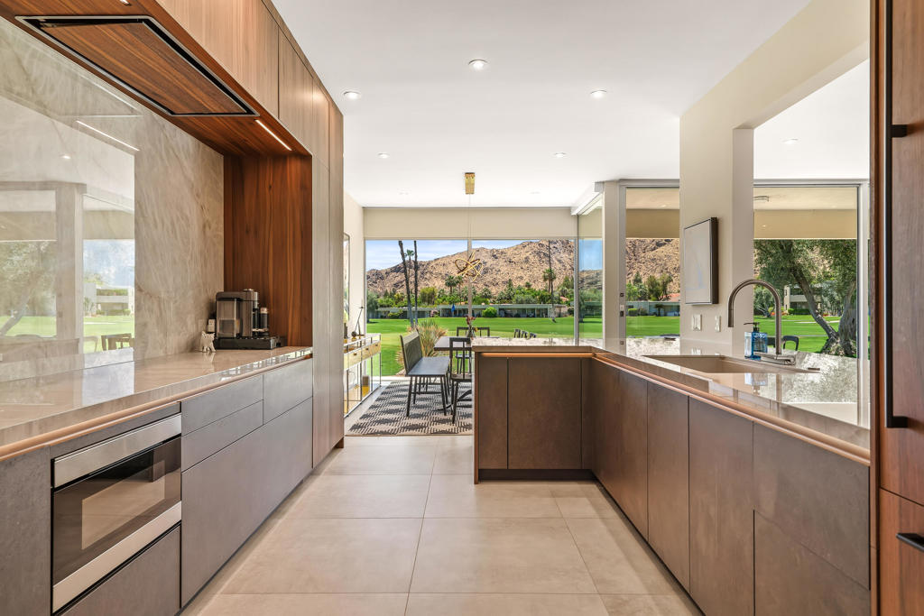 133 Desert Lakes Drive