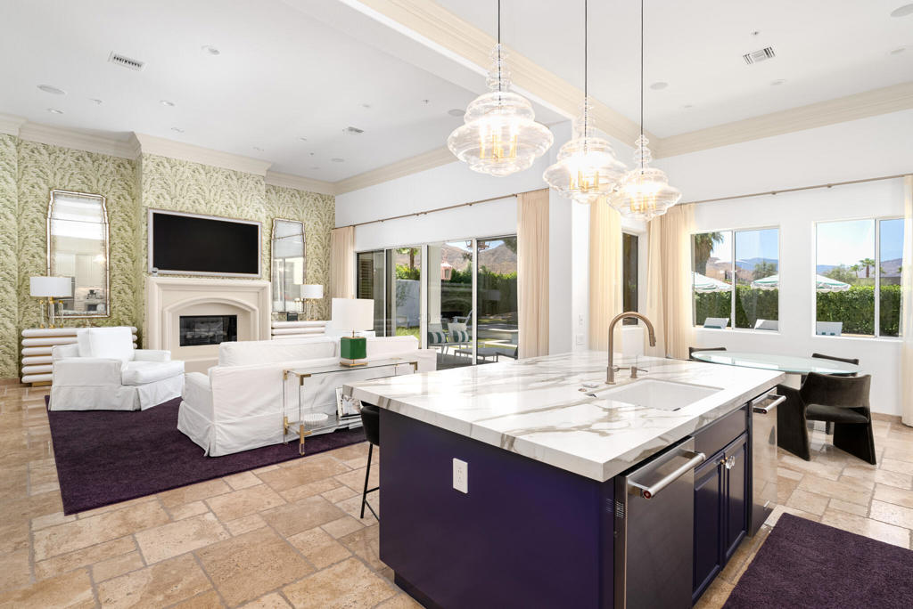 595 E Bogert Trail