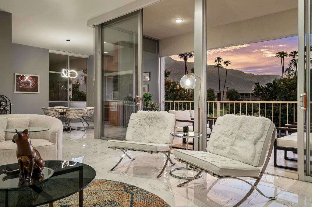 439 Desert Lakes Drive Drive