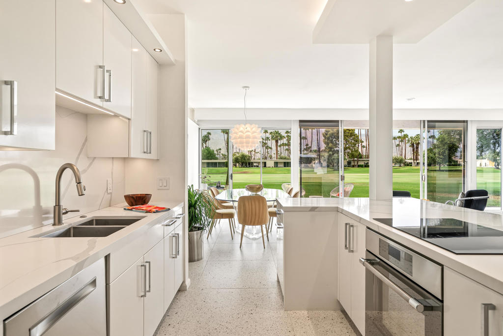 32 Lakeview Circle