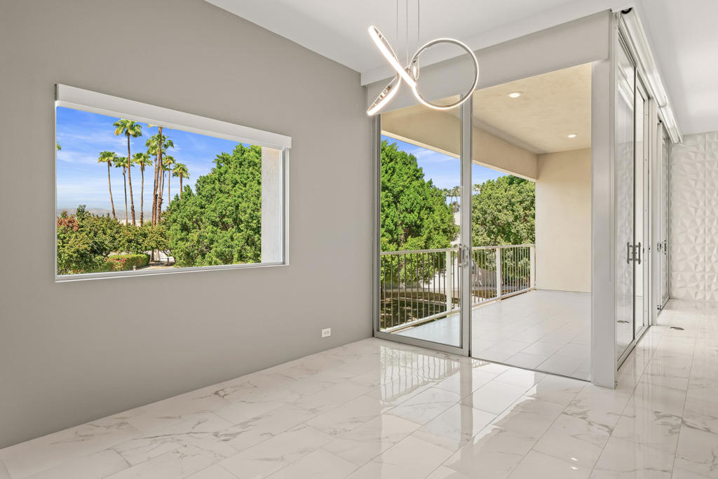 439 Desert Lakes Drive Drive
