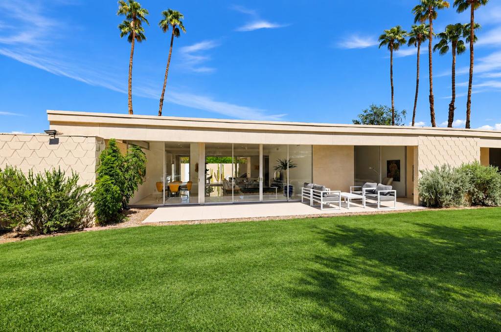 340 Desert Lakes Drive