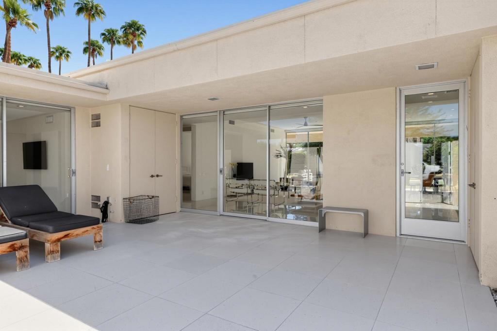 340 Desert Lakes Drive